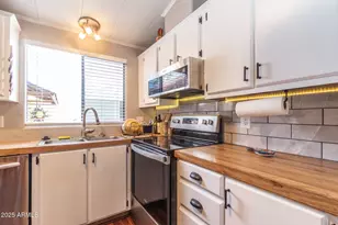 10955 N 79th Ave, Peoria, AZ 85345 - Photo 17