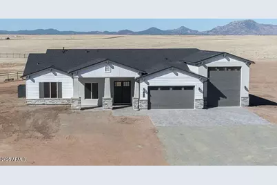 7988 N Copperfield Parkway, Prescott Valley, AZ 86315 - Photo 1