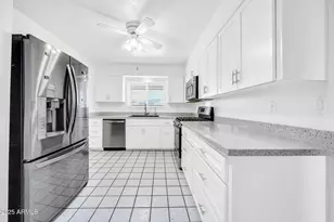 10739 W Saratoga Cir, Sun City, AZ 85351 - Photo 15