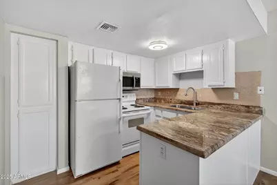 21622 N 23rd Avenue #B 304, Phoenix, AZ 85027 - Photo 3