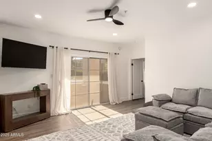 11333 N 92nd St, Scottsdale, AZ 85260 - Photo 9