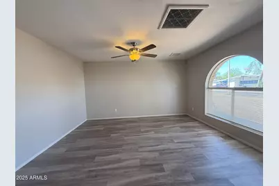8115 N 56th Avenue, Glendale, AZ 85302 - Photo 3