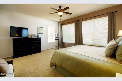 239 W Desert Avenue, Gilbert, AZ 85233 - Photo 37