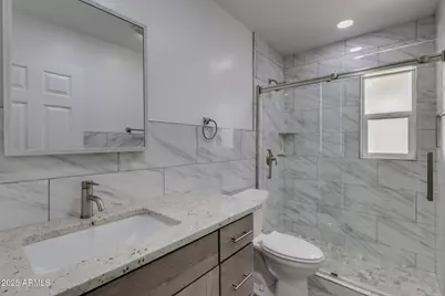 542 E Flynn Lane, Phoenix, AZ 85012 - Photo 21