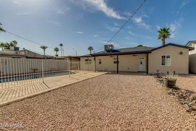 542 E Flynn Lane, Phoenix, AZ 85012 - Photo 29