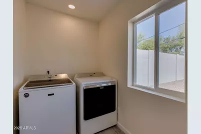 542 E Flynn Lane, Phoenix, AZ 85012 - Photo 15