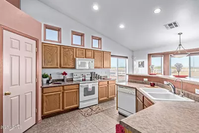 23717 N Mustang Way, Florence, AZ 85132 - Photo 5