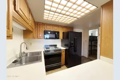 10330 W Thunderbird Boulevard #C304, Sun City, AZ 85351 - Photo 5