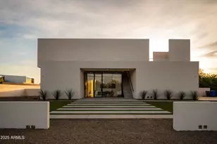 10310 N 37th St, Phoenix, AZ 85028 - Photo 1