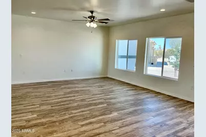 8350 W Encanto Lane, Arizona City, AZ 85123 - Photo 9