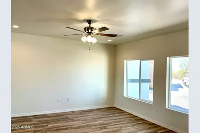 8350 W Encanto Lane, Arizona City, AZ 85123 - Photo 9