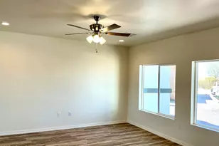 8350 W Encanto Ln, Arizona City, AZ 85123 - Photo 9