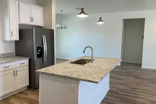 8350 W Encanto Ln, Arizona City, AZ 85123 - Photo 7