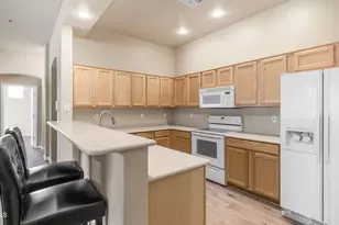 3131 E Legacy Dr, Phoenix, AZ 85042 - Photo 9