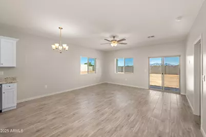 8467 W Magnum Drive, Arizona City, AZ 85123 - Photo 7