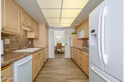 15430 N Bowling Green Drive, Sun City, AZ 85351 - Photo 17