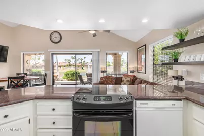 11006 E Navajo Drive, Sun Lakes, AZ 85248 - Photo 17