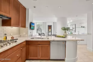 2402 E Esplanade Ln, Phoenix, AZ 85016 - Photo 21