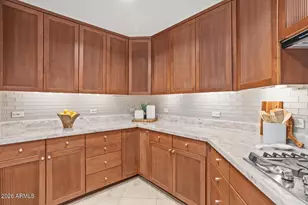 2402 E Esplanade Ln, Phoenix, AZ 85016 - Photo 25