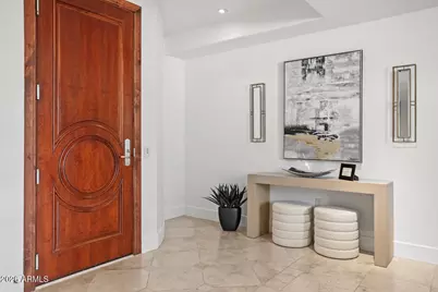 2402 E Esplanade Lane #204, Phoenix, AZ 85016 - Photo 11