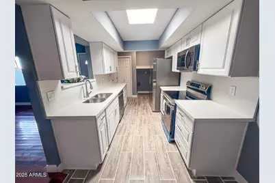 7903 N 61st Avenue, Glendale, AZ 85301 - Photo 9