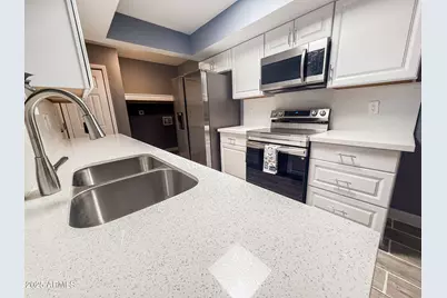 7903 N 61st Avenue, Glendale, AZ 85301 - Photo 7