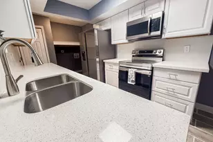 7903 N 61st Ave, Glendale, AZ 85301 - Photo 7