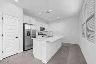 9964 W Piccadilly Rd, Avondale, AZ 85392 - Photo 7