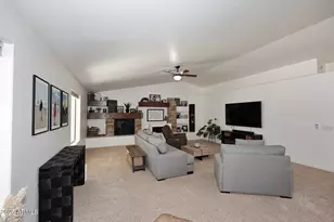 17730 E Brooks Farm Rd, Gilbert, AZ 85298 - Photo 7