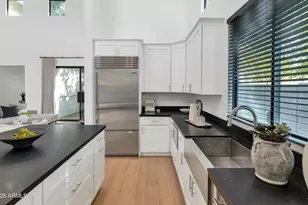 3720 N 40th Pl, Phoenix, AZ 85018 - Photo 13