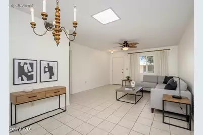 10559 W Coggins Drive, Sun City, AZ 85351 - Photo 5