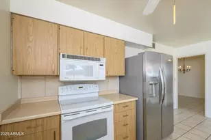 10559 W Coggins Dr, Sun City, AZ 85351 - Photo 9