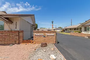 3034 N 40th St, Phoenix, AZ 85018 - Photo 1