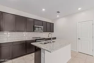 17376 W Via De Luna Dr, Surprise, AZ 85387 - Photo 11