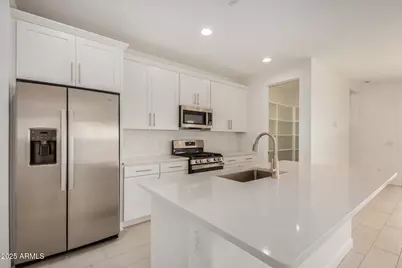 18210 W Hess Street, Goodyear, AZ 85338 - Photo 5