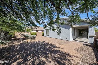 12679 W Lowden Road, Peoria, AZ 85383 - Photo 11