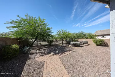 12679 W Lowden Road, Peoria, AZ 85383 - Photo 9