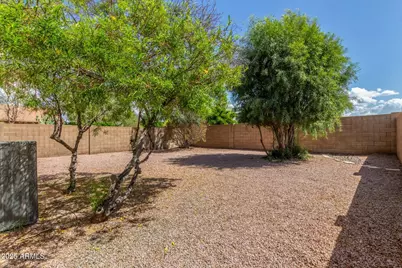 21621 N 48th Place, Phoenix, AZ 85054 - Photo 37
