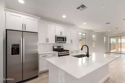 18204 W Hess Street, Goodyear, AZ 85338 - Photo 5