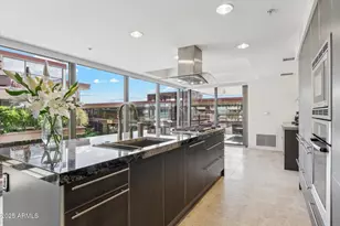 7121 E Rancho Vista Dr, Scottsdale, AZ 85251 - Photo 15