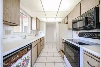 13618 N 98th Avenue #C, Sun City, AZ 85351 - Photo 11