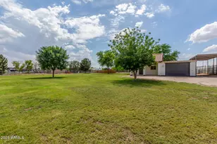 2810 S 201st Dr, Buckeye, AZ 85326 - Photo 11