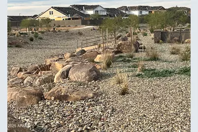 15787 W Mariposa Grande Street, Surprise, AZ 85387 - Photo 33