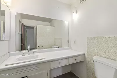 8033 N 56th Avenue, Glendale, AZ 85302 - Photo 13