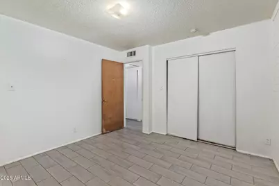 8033 N 56th Avenue, Glendale, AZ 85302 - Photo 11