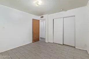 8033 N 56th Ave, Glendale, AZ 85302 - Photo 11