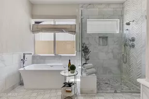 4416 N 37th Wy, Phoenix, AZ 85018 - Photo 13