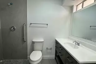 10810 N Fairway Ct W, Sun City, AZ 85351 - Photo 9