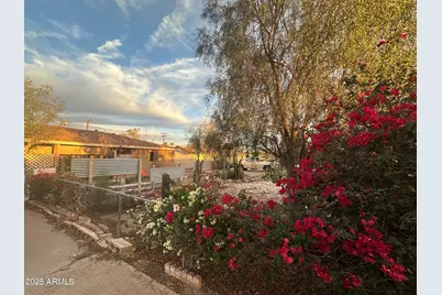 1107 N 28th Street, Phoenix, AZ 85008 - Photo 1