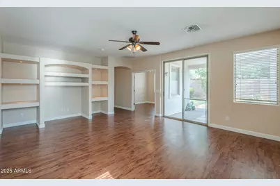 15902 W Hearn Road, Surprise, AZ 85379 - Photo 13